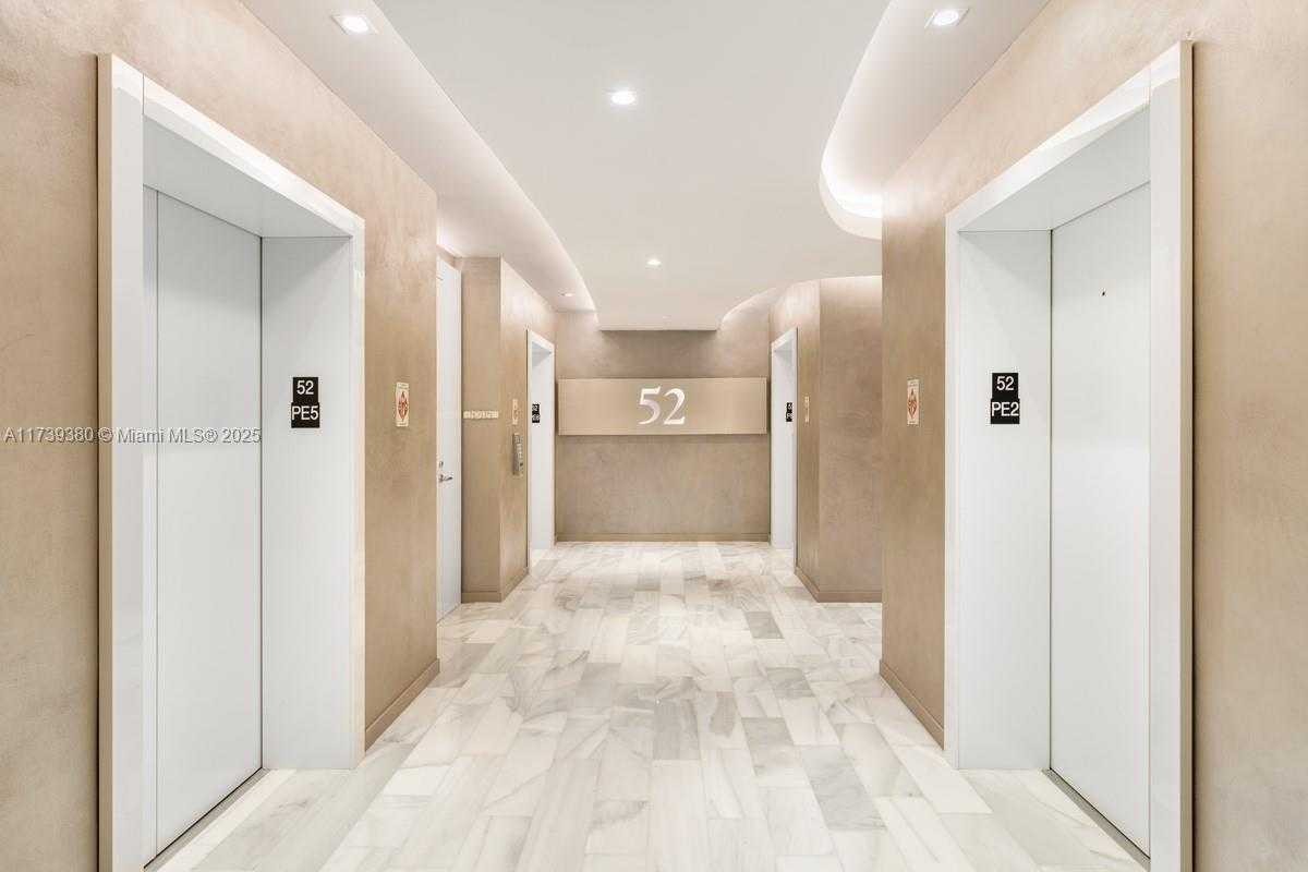 Small Image of 1000 BRICKELL PLZ #2615, Miami Number 70