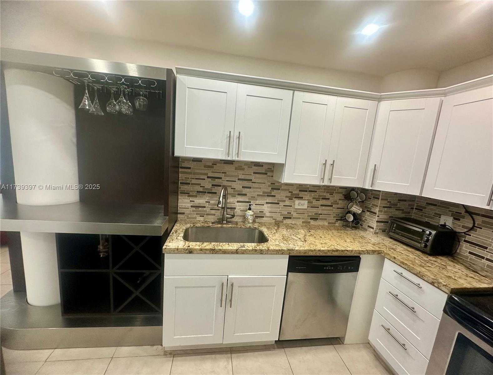 Small Image of 5005 COLLINS AVE #1212, Miami Beach Number 14