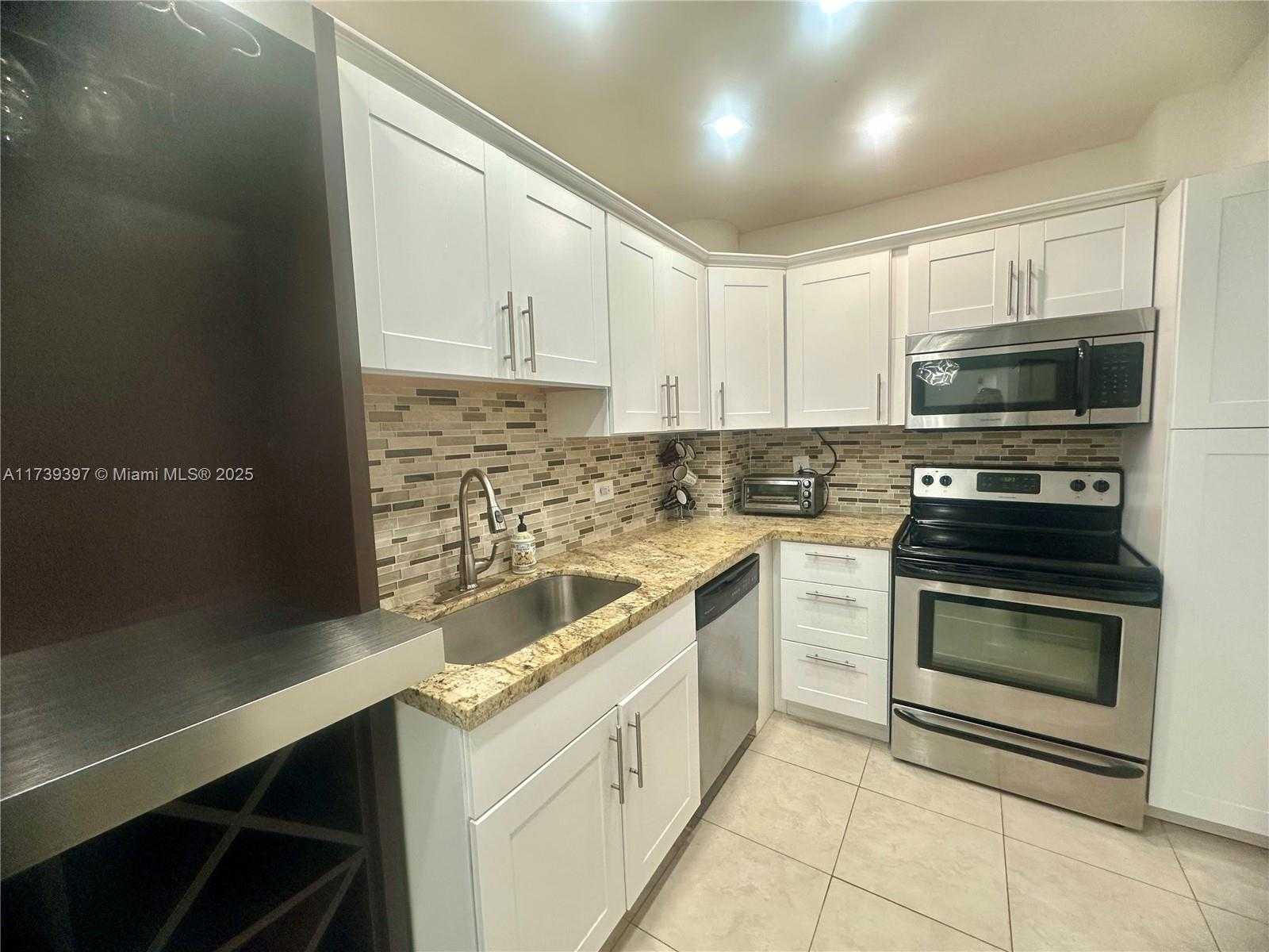Small Image of 5005 COLLINS AVE #1212, Miami Beach Number 16