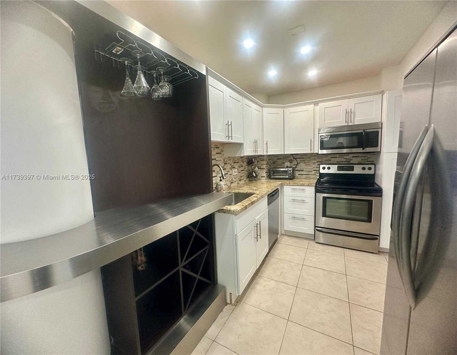 Small Image of 5005 COLLINS AVE #1212, Miami Beach Number 17