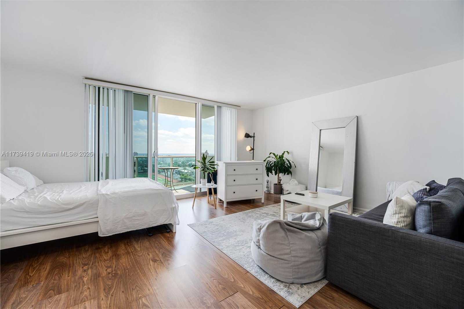 Small Image of 1200 WEST AVE #1511, Miami Beach Number 7