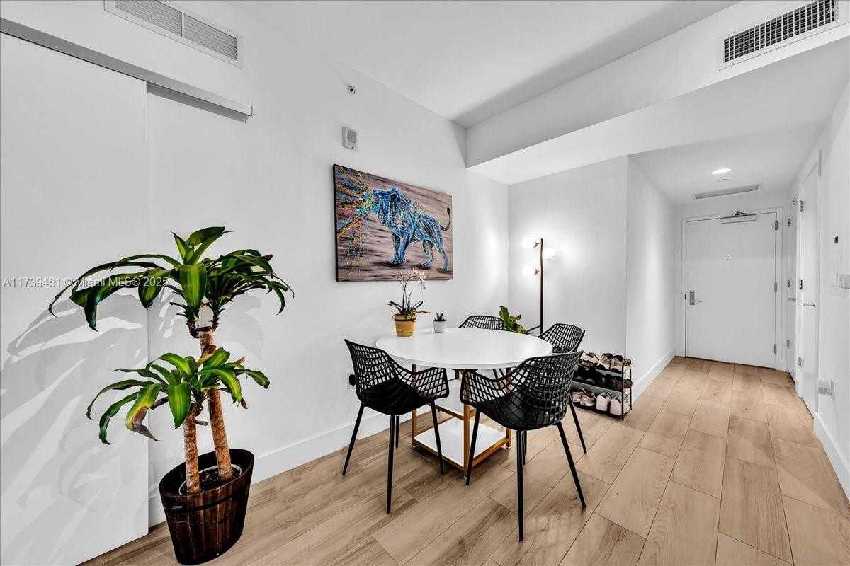 Small Image of 1010 BRICKELL AVE #2208, Miami Number 14