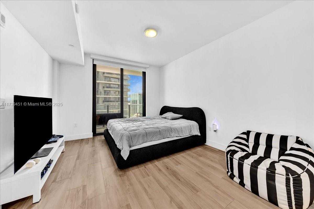 Small Image of 1010 BRICKELL AVE #2208, Miami Number 17