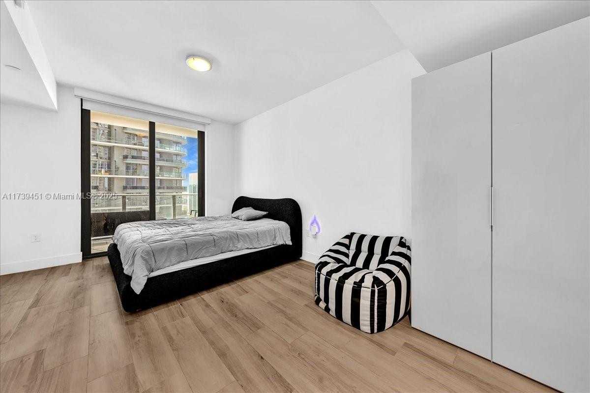 Small Image of 1010 BRICKELL AVE #2208, Miami Number 18