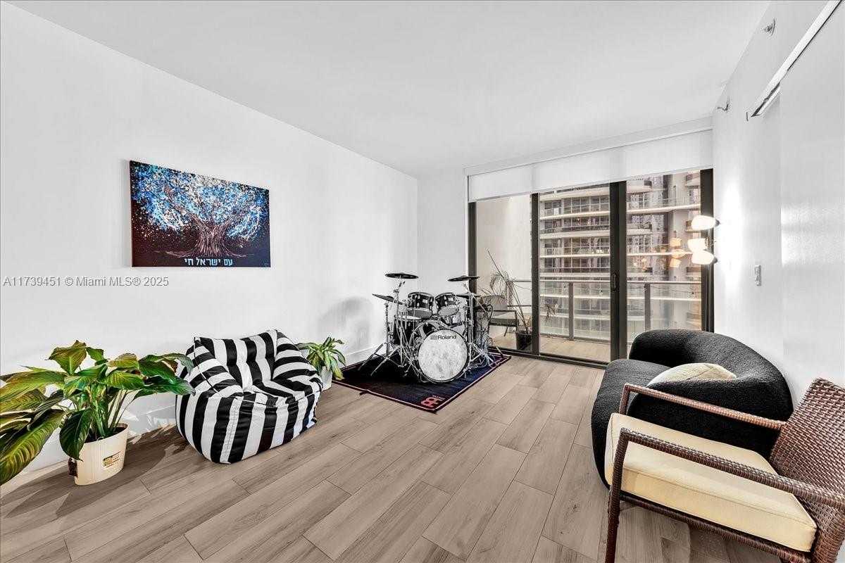 Small Image of 1010 BRICKELL AVE #2208, Miami Number 2