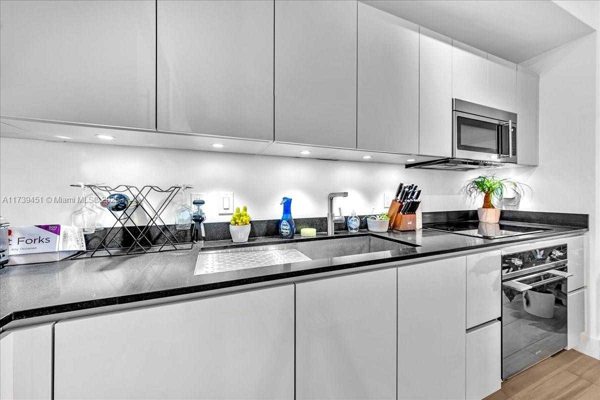 Small Image of 1010 BRICKELL AVE #2208, Miami Number 9