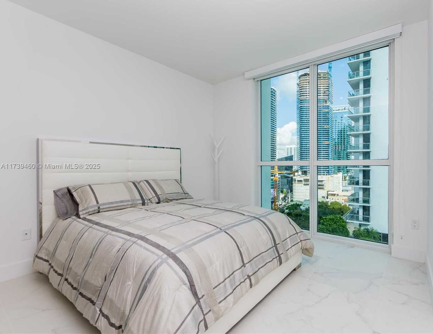 Small Image of 1080 Brickell Ave, Miami, FL 33131, USA Number 10