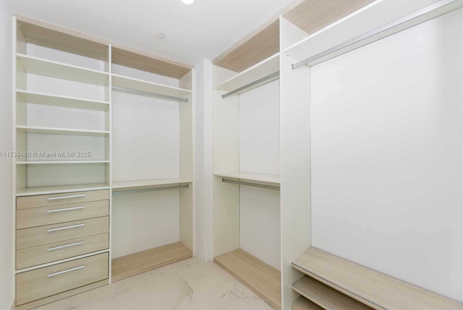 Small Image of 1080 Brickell Ave, Miami, FL 33131, USA Number 11