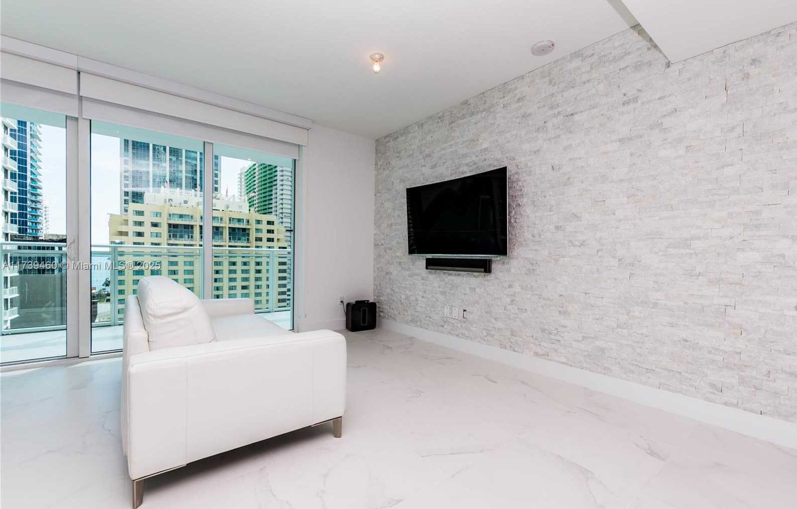 Small Image of 1080 Brickell Ave, Miami, FL 33131, USA Number 2