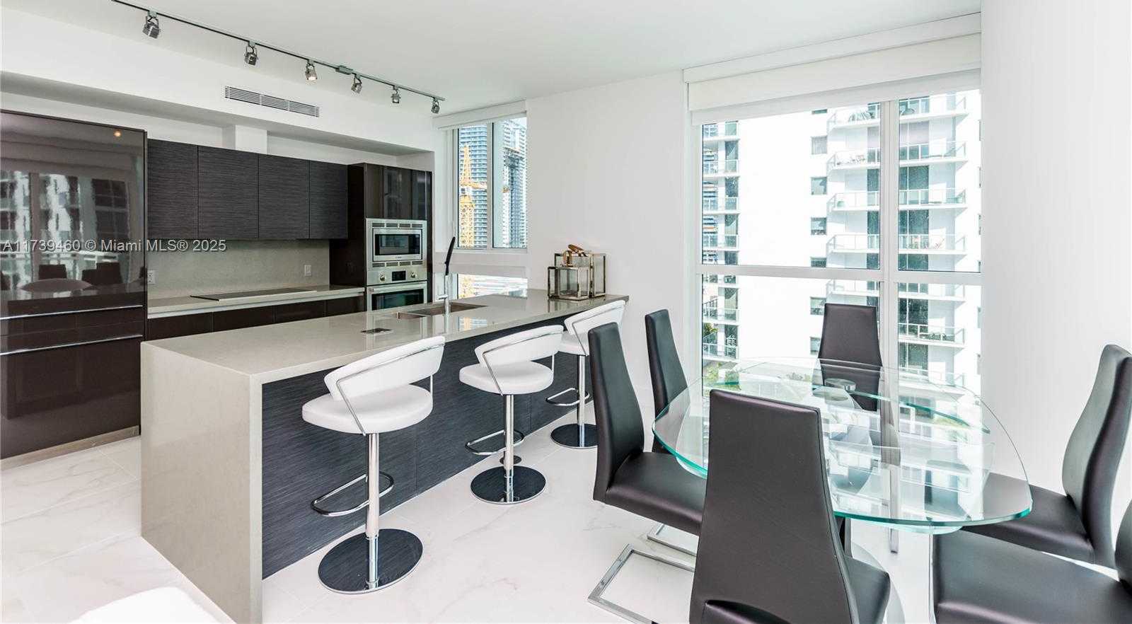 Small Image of 1080 Brickell Ave, Miami, FL 33131, USA Number 3