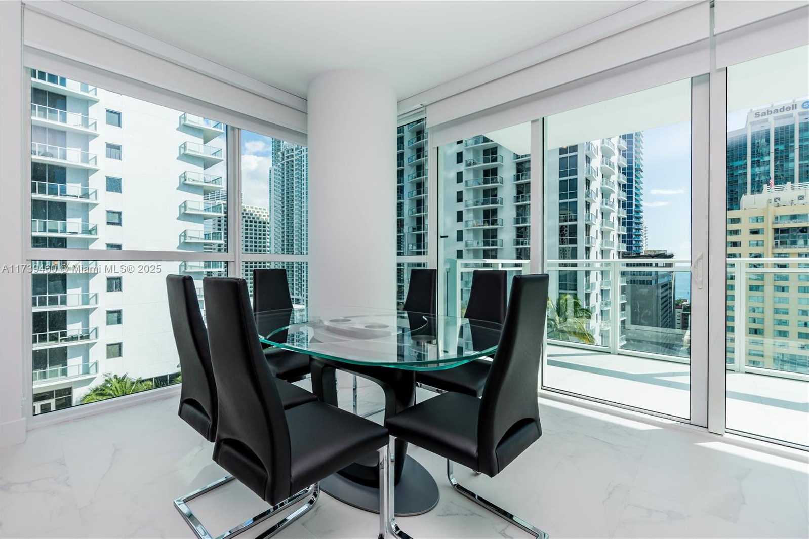 Small Image of 1080 Brickell Ave, Miami, FL 33131, USA Number 6