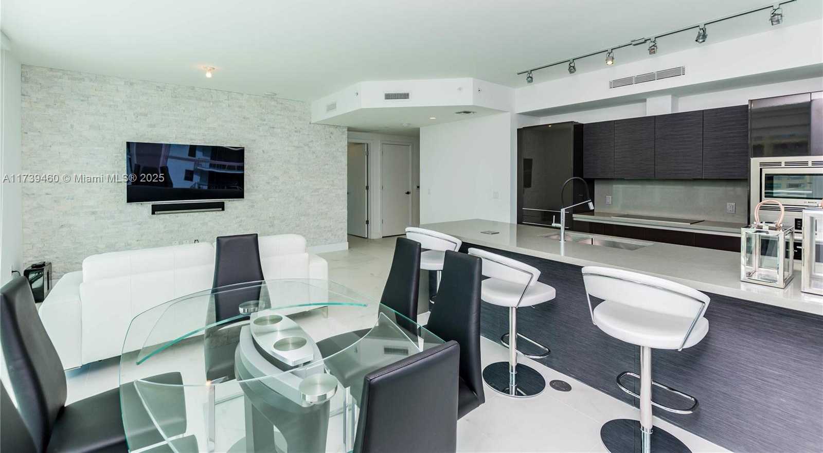 Small Image of 1080 Brickell Ave, Miami, FL 33131, USA Number 8