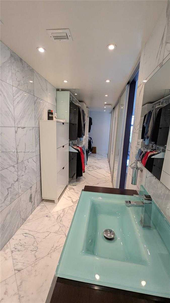 Small Image of 5151 COLLINS AVE #736, Miami Beach Number 16