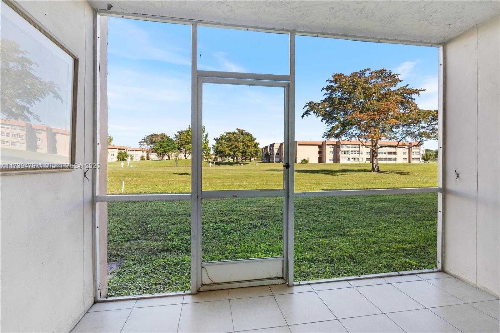Small Image of 9761 SUNRISE LAKES BLVD #107, Sunrise Number 10