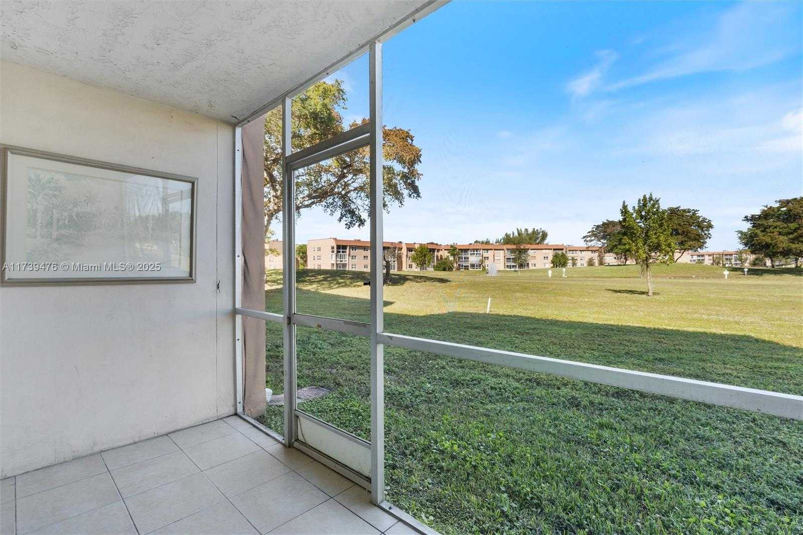 Small Image of 9761 SUNRISE LAKES BLVD #107, Sunrise Number 11