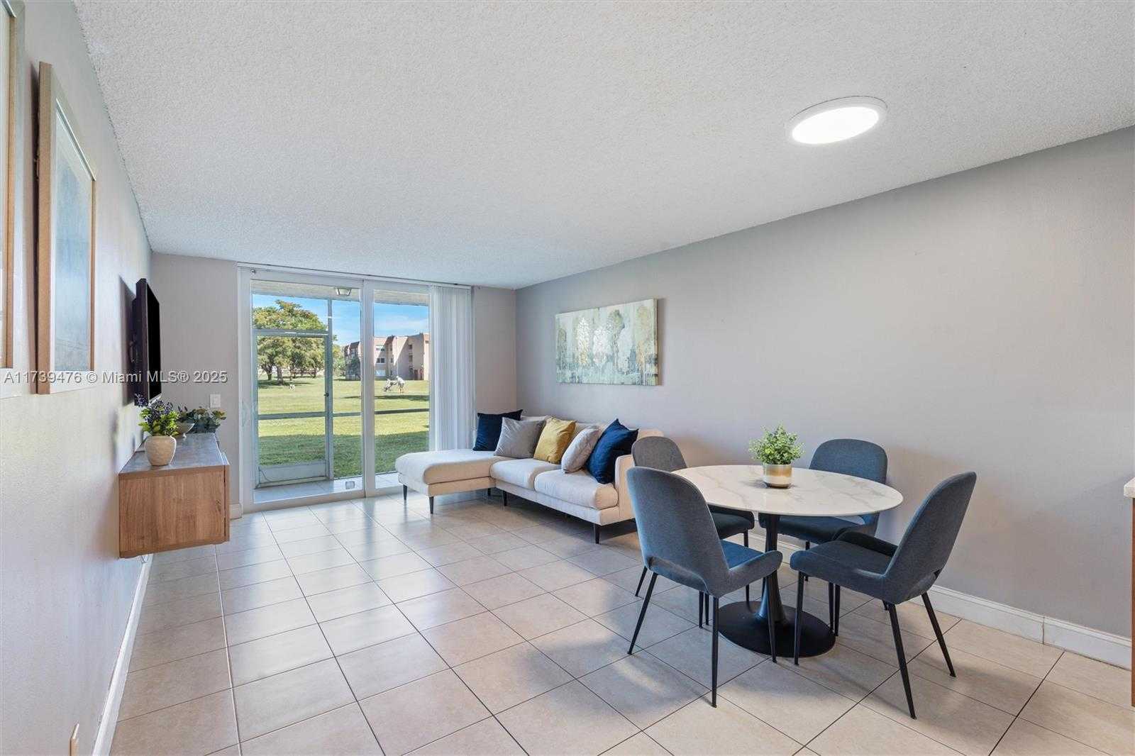 Small Image of 9761 SUNRISE LAKES BLVD #107, Sunrise Number 5
