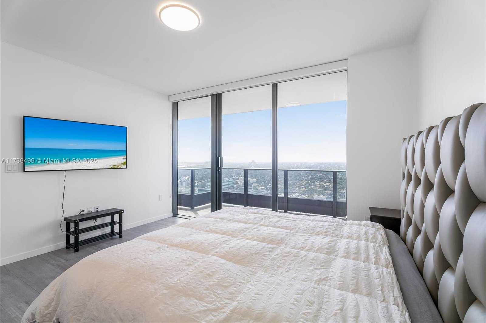 Small Image of 1000 BRICKELL PLZ #4806, Miami Number 11