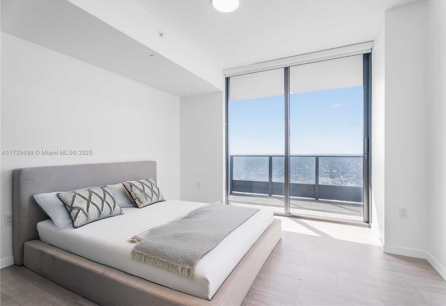 Small Image of 1000 BRICKELL PLZ #4806, Miami Number 18