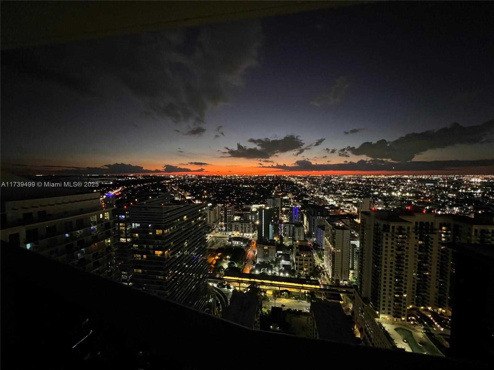 Small Image of 1000 BRICKELL PLZ #4806, Miami Number 27
