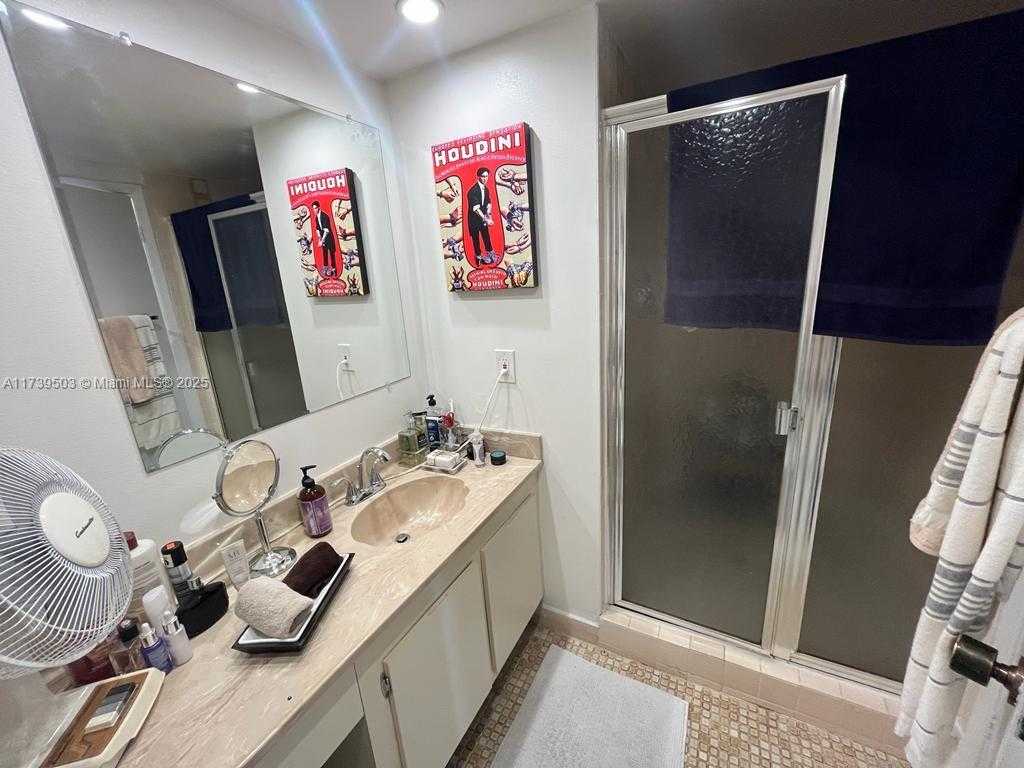 Small Image of 2500 PARKVIEW DR #1618, Hallandale Beach Number 25