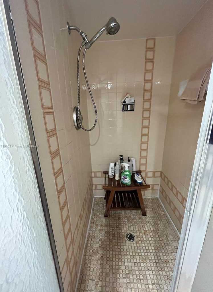 Small Image of 2500 PARKVIEW DR #1618, Hallandale Beach Number 26