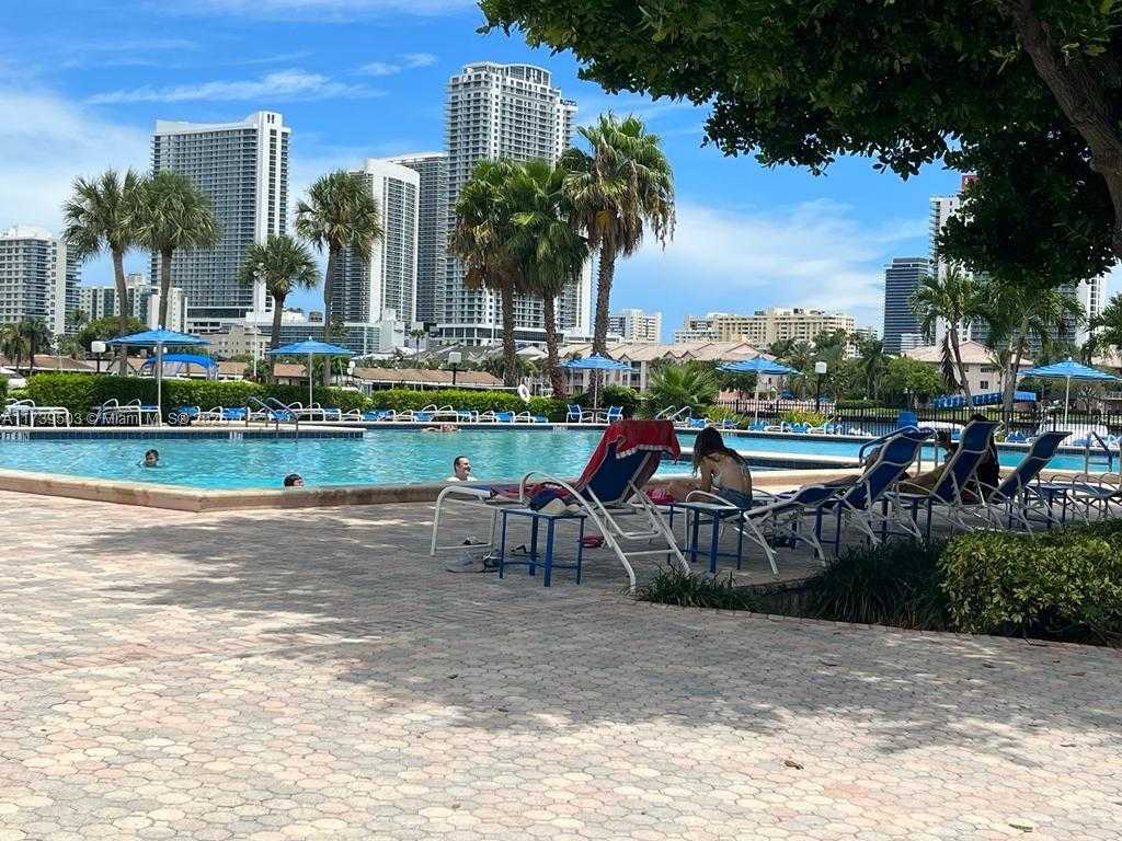 Small Image of 2500 PARKVIEW DR #1618, Hallandale Beach Number 31