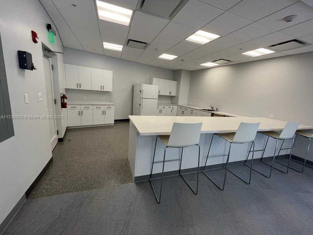Small Image of 2500 PARKVIEW DR #1618, Hallandale Beach Number 34