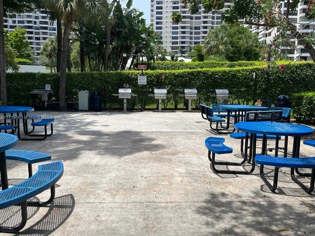 Small Image of 2500 PARKVIEW DR #1618, Hallandale Beach Number 36
