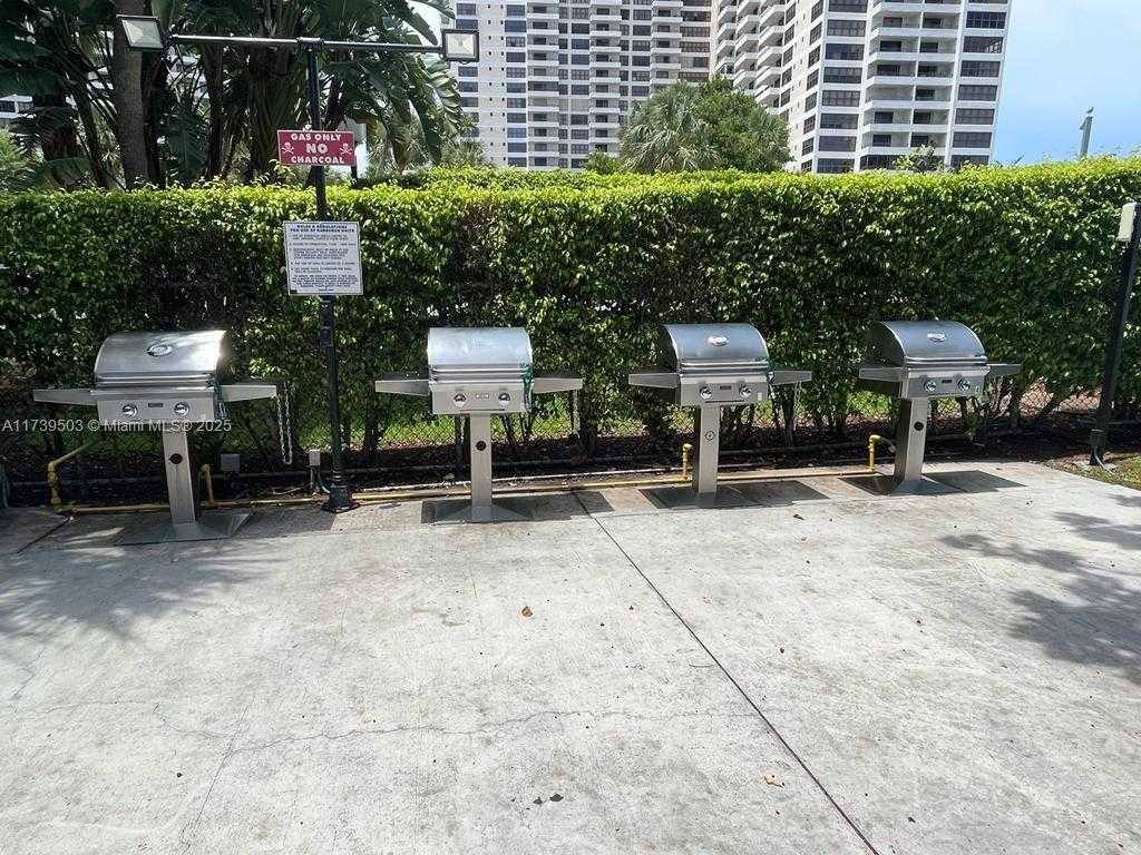 Small Image of 2500 PARKVIEW DR #1618, Hallandale Beach Number 37