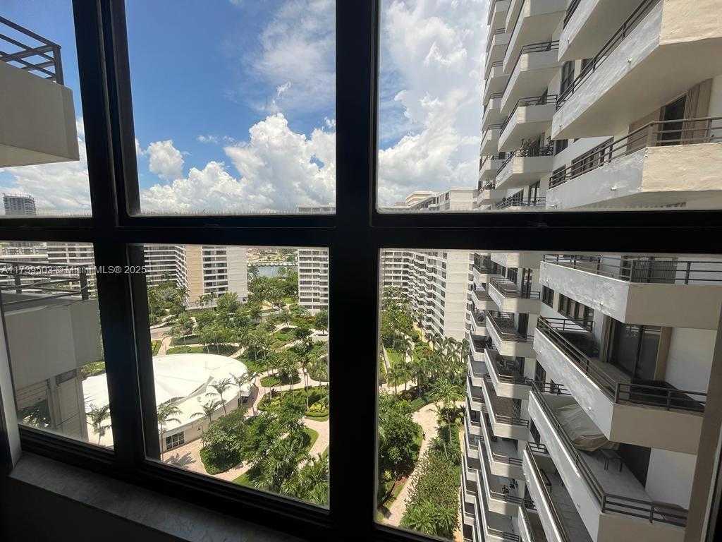 Small Image of 2500 PARKVIEW DR #1618, Hallandale Beach Number 4