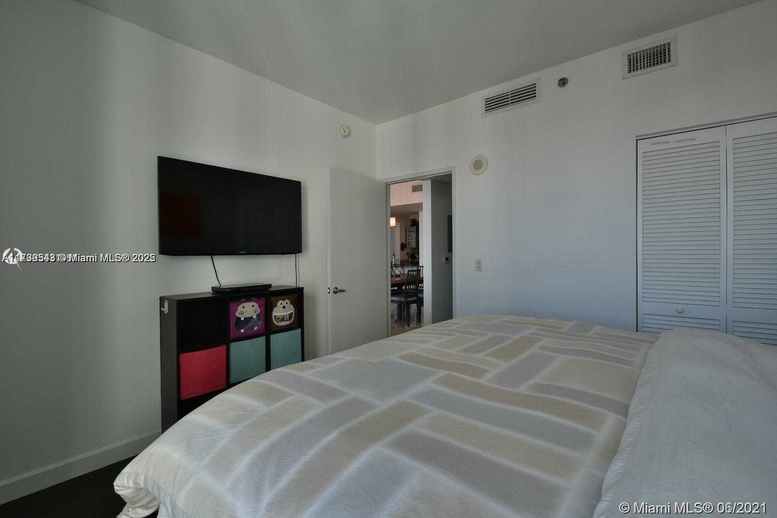 Small Image of 951 BRICKELL AVE #2104, Miami Number 13