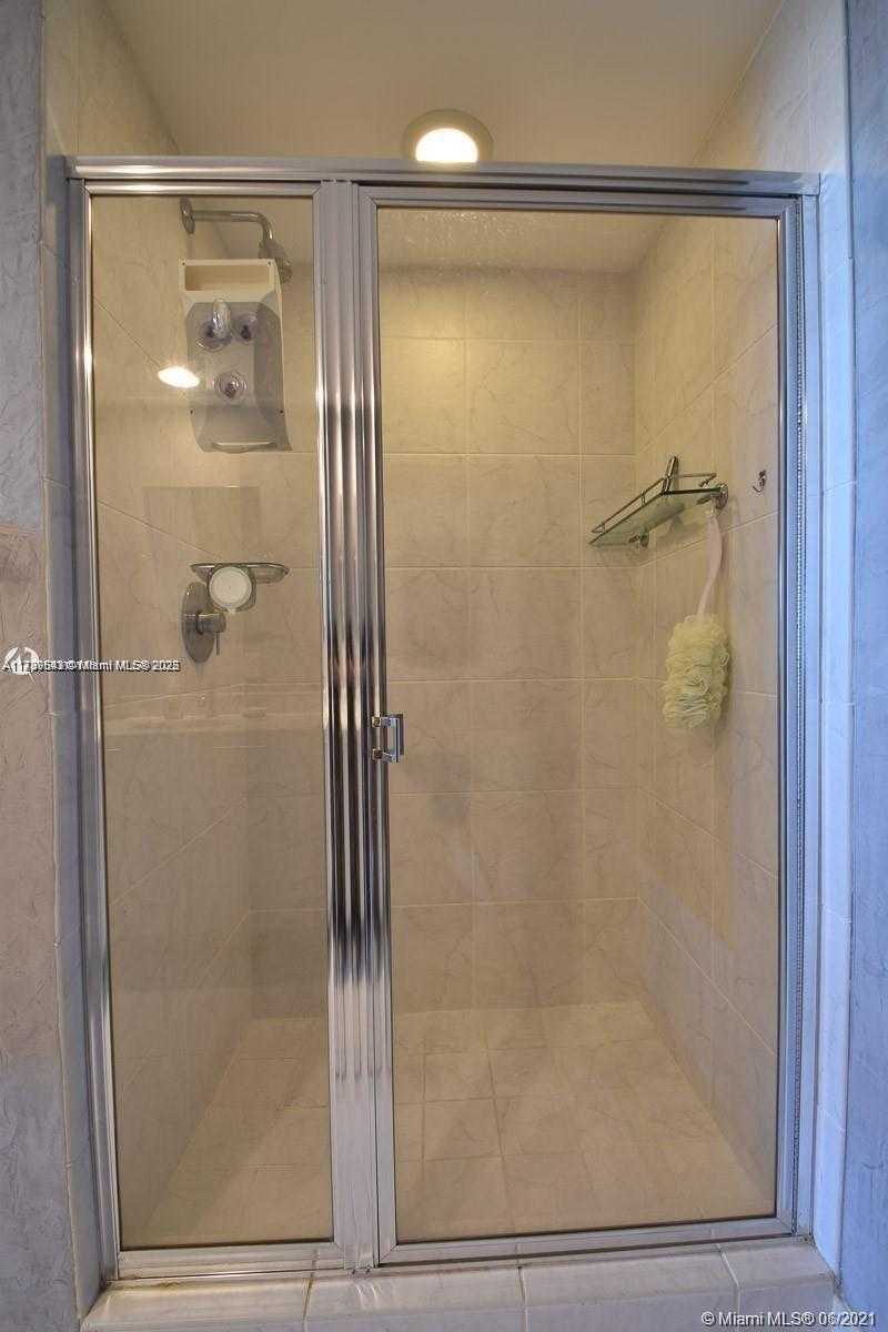 Small Image of 951 BRICKELL AVE #2104, Miami Number 16