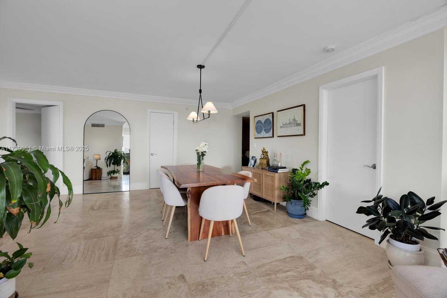 Small Image of 801 NORTH VENETIAN DR #201, Miami Number 12