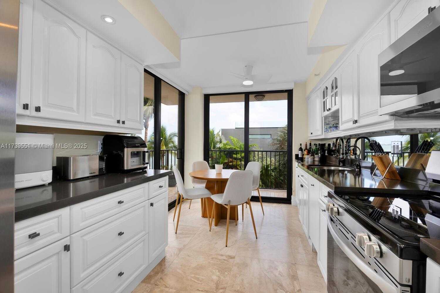 Small Image of 801 NORTH VENETIAN DR #201, Miami Number 22