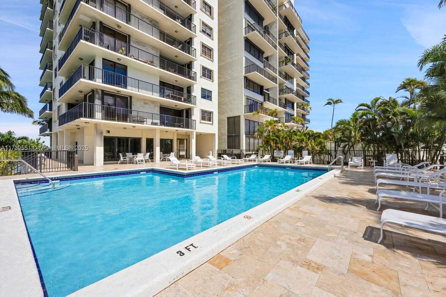 Small Image of 801 NORTH VENETIAN DR #201, Miami Number 33