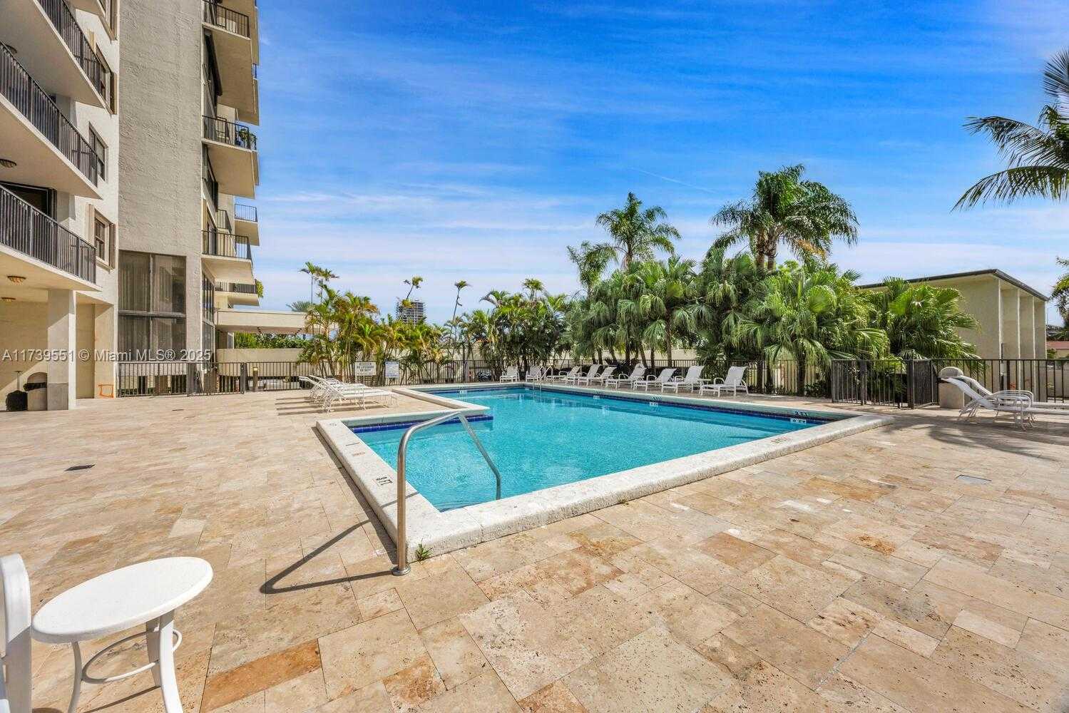 Small Image of 801 NORTH VENETIAN DR #201, Miami Number 36