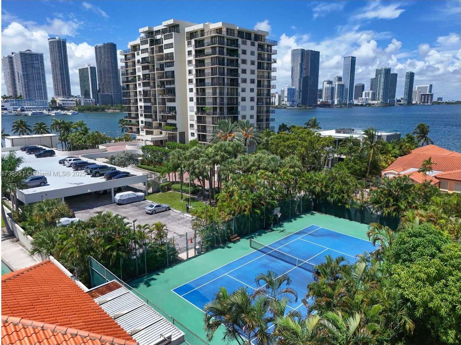 Small Image of 801 NORTH VENETIAN DR #201, Miami Number 44