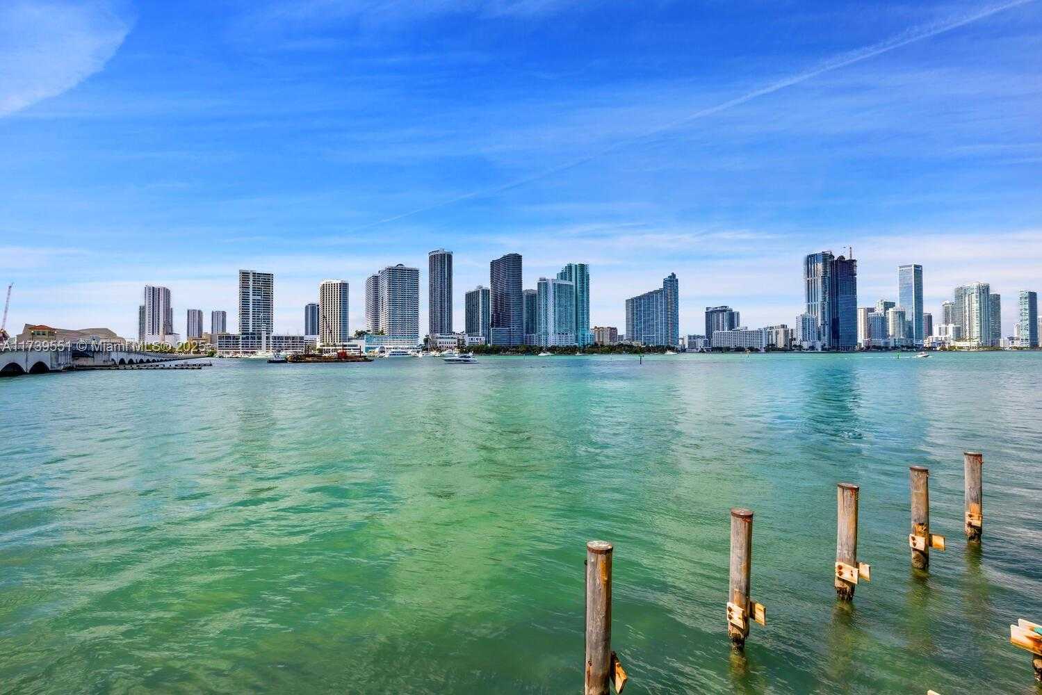 Small Image of 801 NORTH VENETIAN DR #201, Miami Number 45