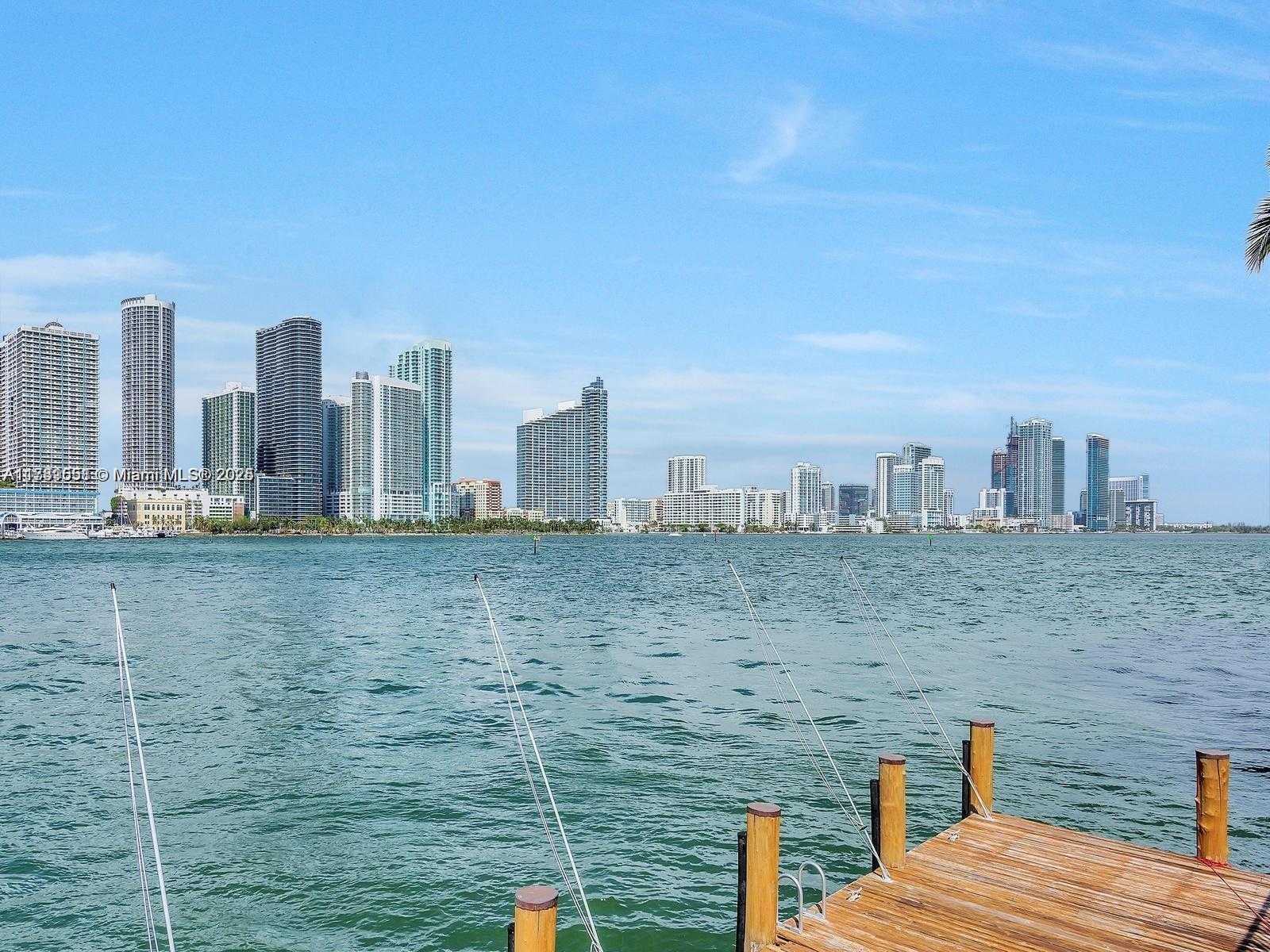 Small Image of 801 NORTH VENETIAN DR #201, Miami Number 47