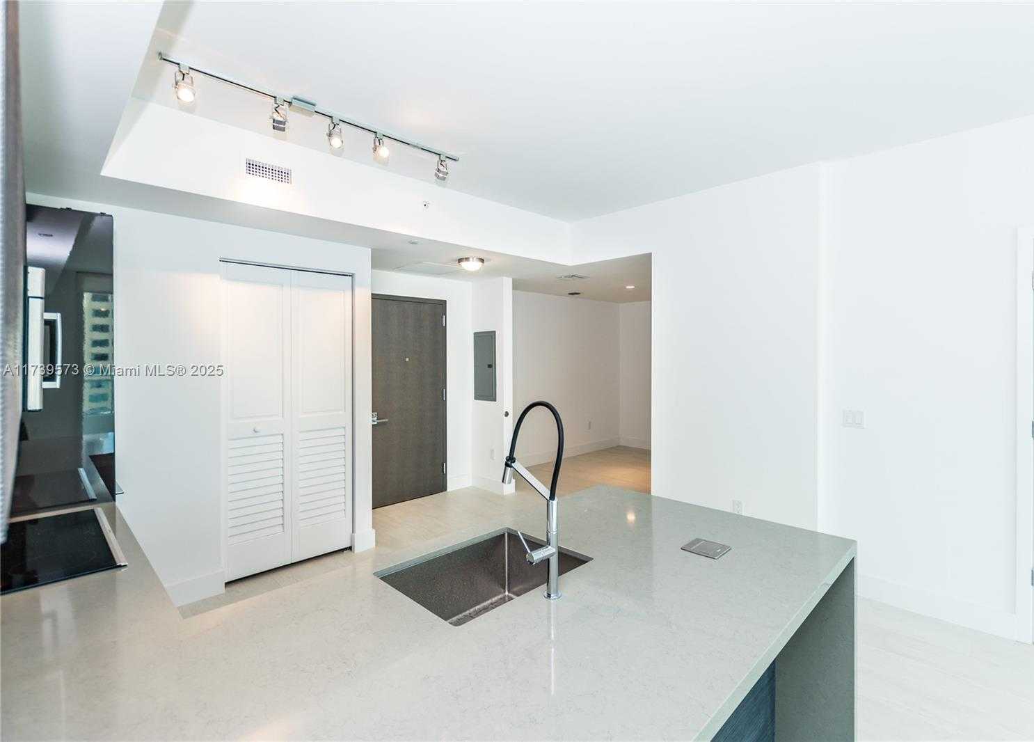 Small Image of 1080 BRICKELL AVE #1706, Miami Number 3