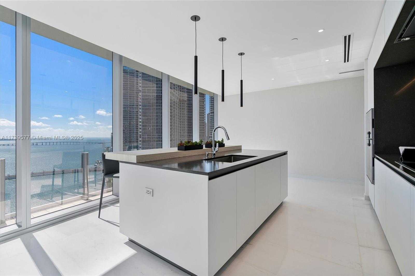 Small Image of 300 BISCAYNE BLVD WAY #2701, Miami Number 13