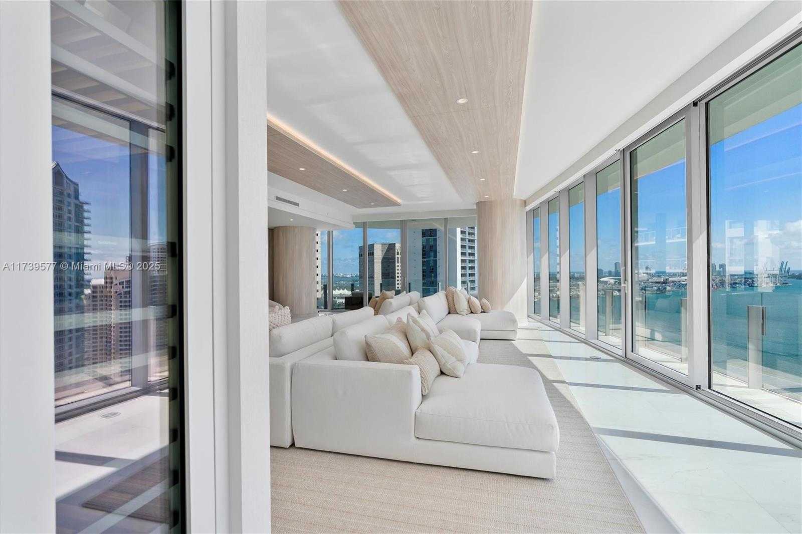 Small Image of 300 BISCAYNE BLVD WAY #2701, Miami Number 16