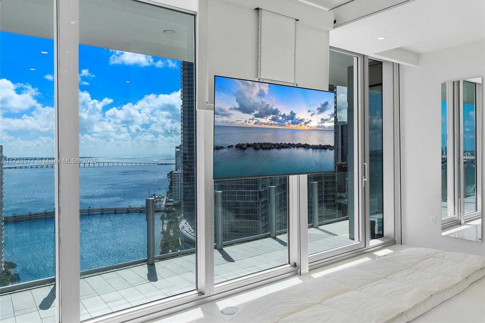 Small Image of 300 BISCAYNE BLVD WAY #2701, Miami Number 18