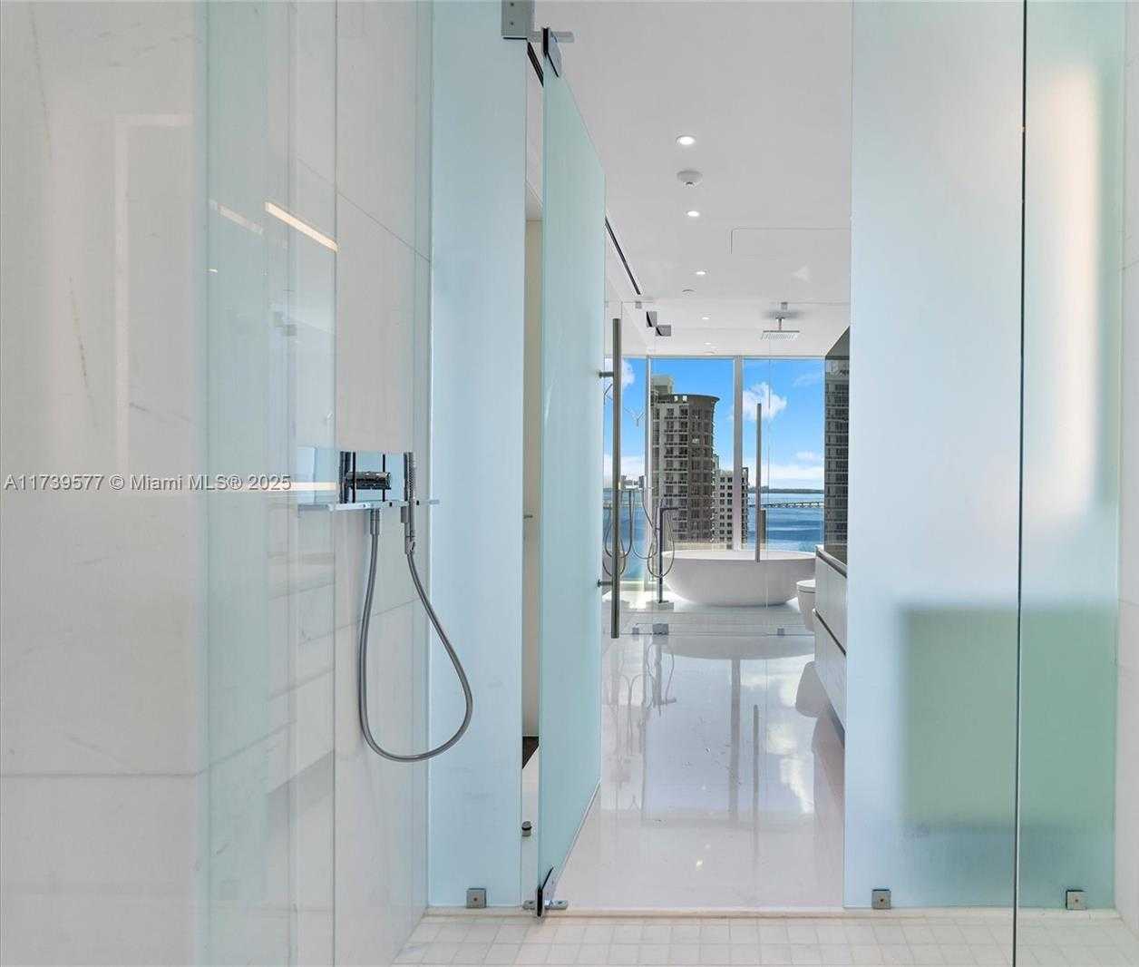 Small Image of 300 BISCAYNE BLVD WAY #2701, Miami Number 23