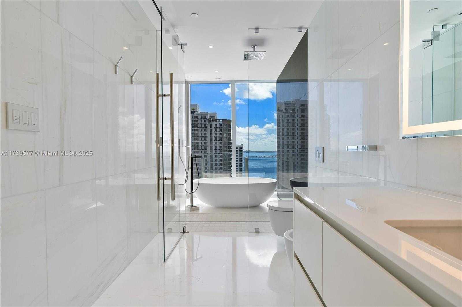 Small Image of 300 BISCAYNE BLVD WAY #2701, Miami Number 24
