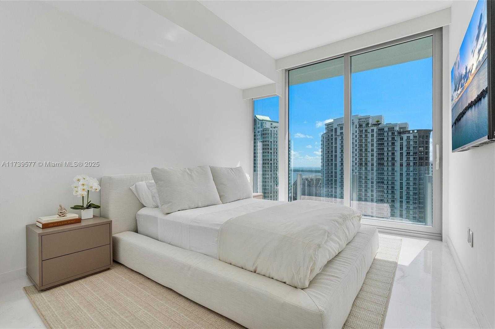 Small Image of 300 BISCAYNE BLVD WAY #2701, Miami Number 27