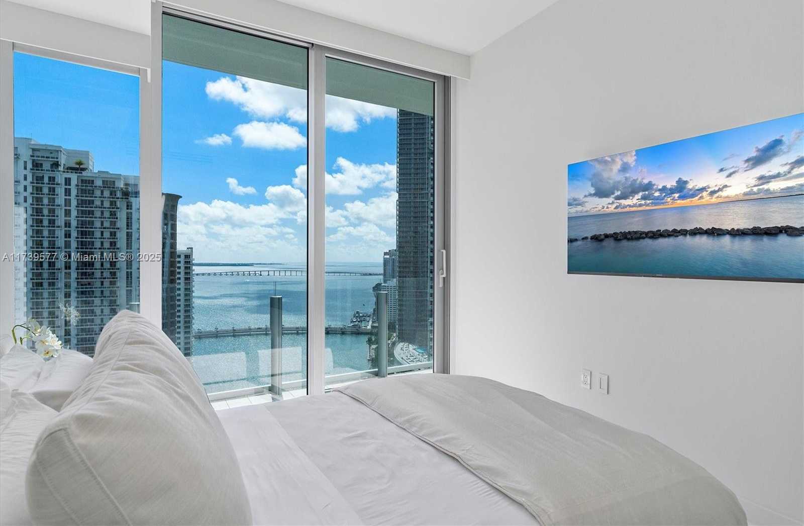 Small Image of 300 BISCAYNE BLVD WAY #2701, Miami Number 28