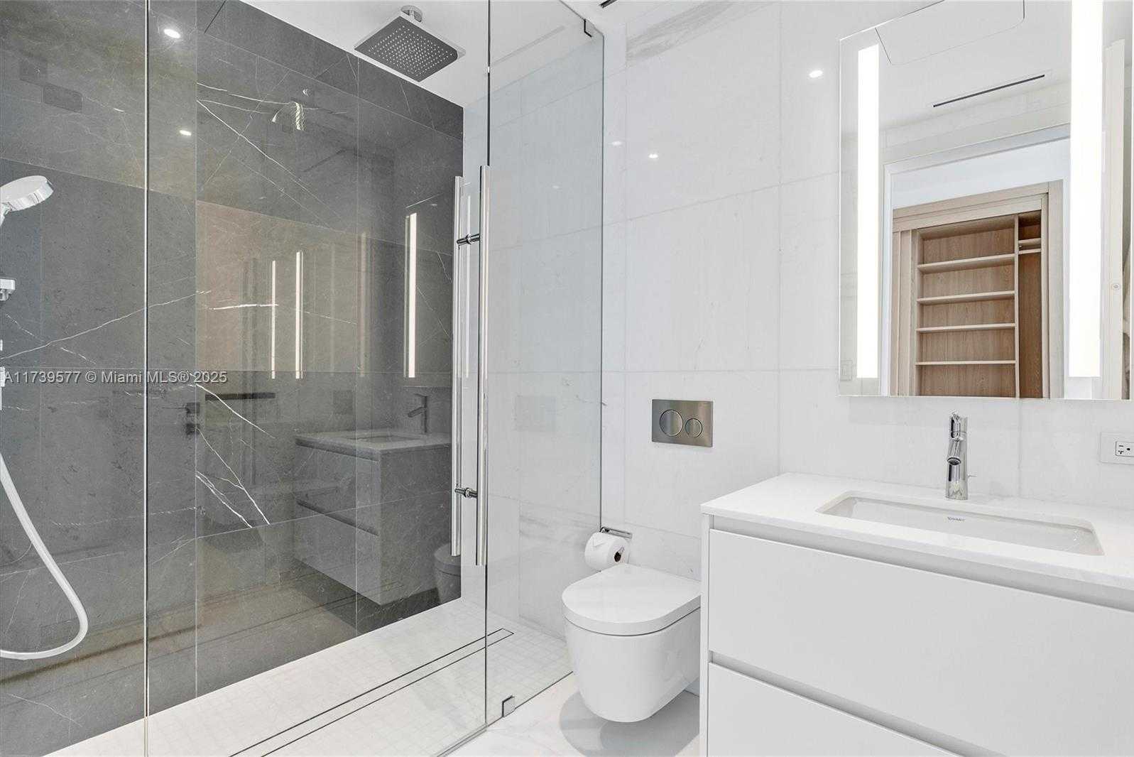 Small Image of 300 BISCAYNE BLVD WAY #2701, Miami Number 30