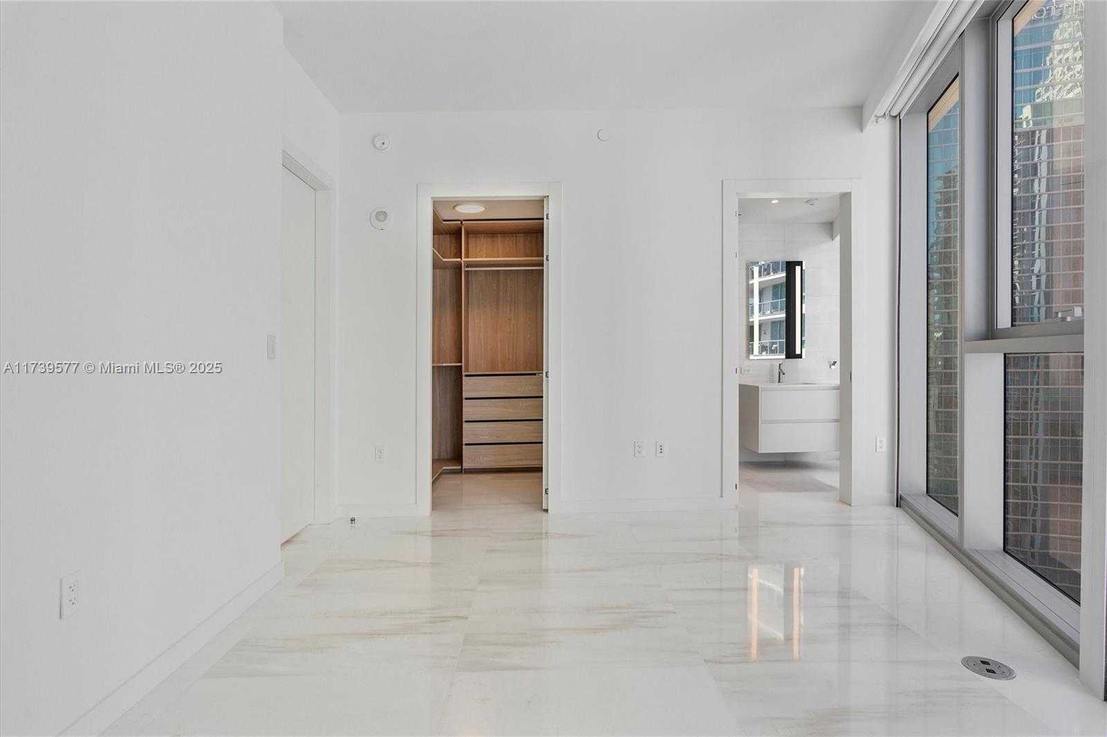 Small Image of 300 BISCAYNE BLVD WAY #2701, Miami Number 37