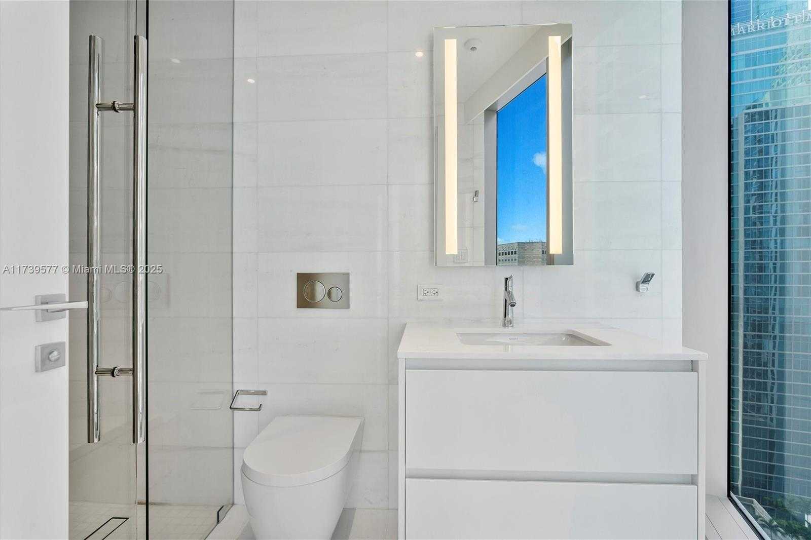 Small Image of 300 BISCAYNE BLVD WAY #2701, Miami Number 39